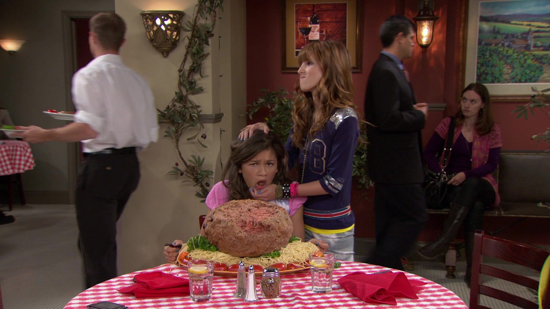 Shake_It_Up_S01E02_1080p_BTD_002416.jpg Shake_It_Up_S01E02_1080p_BTD_002416.jpg