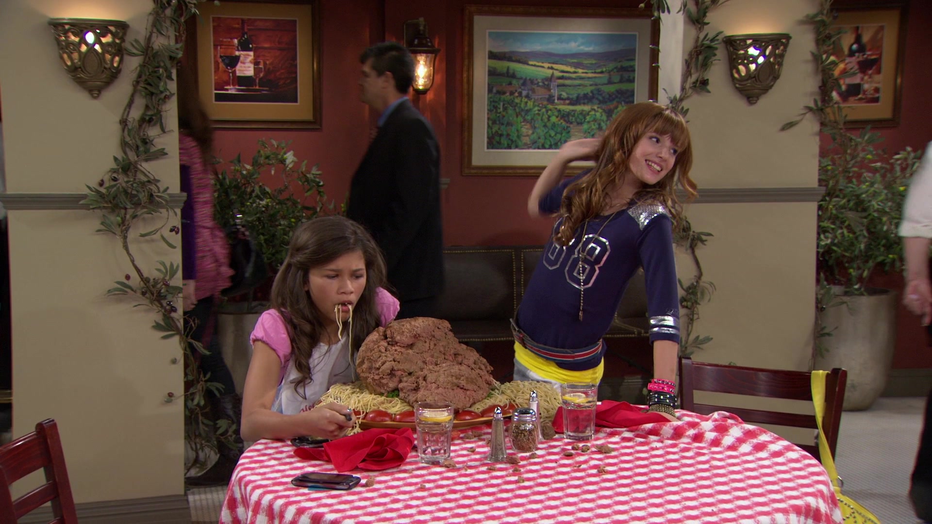 Shake_It_Up_S01E02_1080p_BTD_002438.jpg Shake_It_Up_S01E02_1080p_BTD_002438.jpg