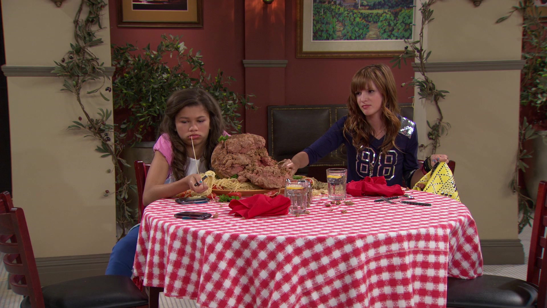 Shake_It_Up_S01E02_1080p_BTD_002484.jpg Shake_It_Up_S01E02_1080p_BTD_002484.jpg