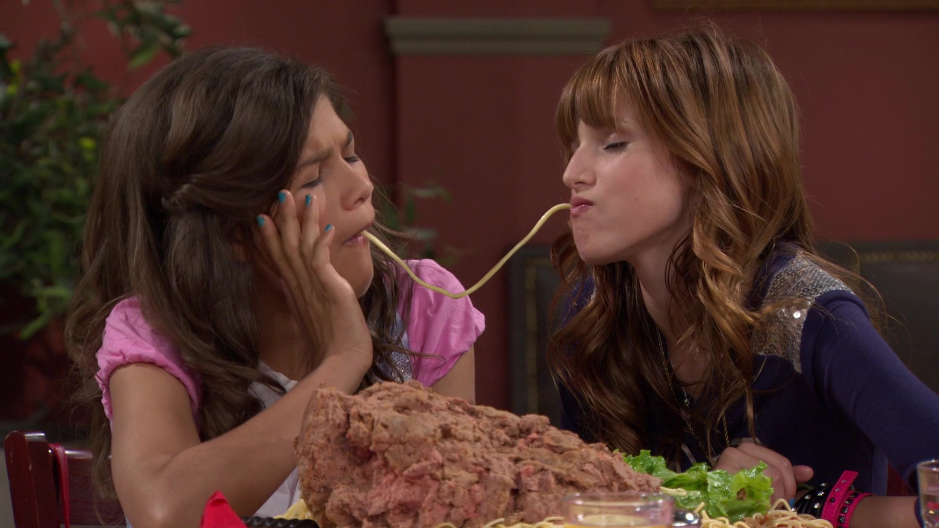 Shake_It_Up_S01E02_1080p_BTD_002538.jpg Shake_It_Up_S01E02_1080p_BTD_002538.jpg