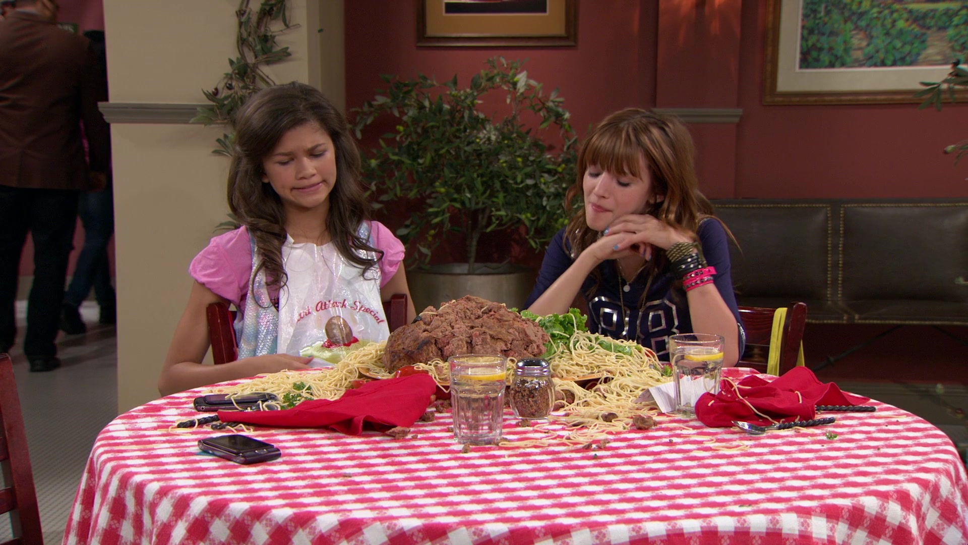 Shake_It_Up_S01E02_1080p_BTD_002691.jpg Shake_It_Up_S01E02_1080p_BTD_002691.jpg