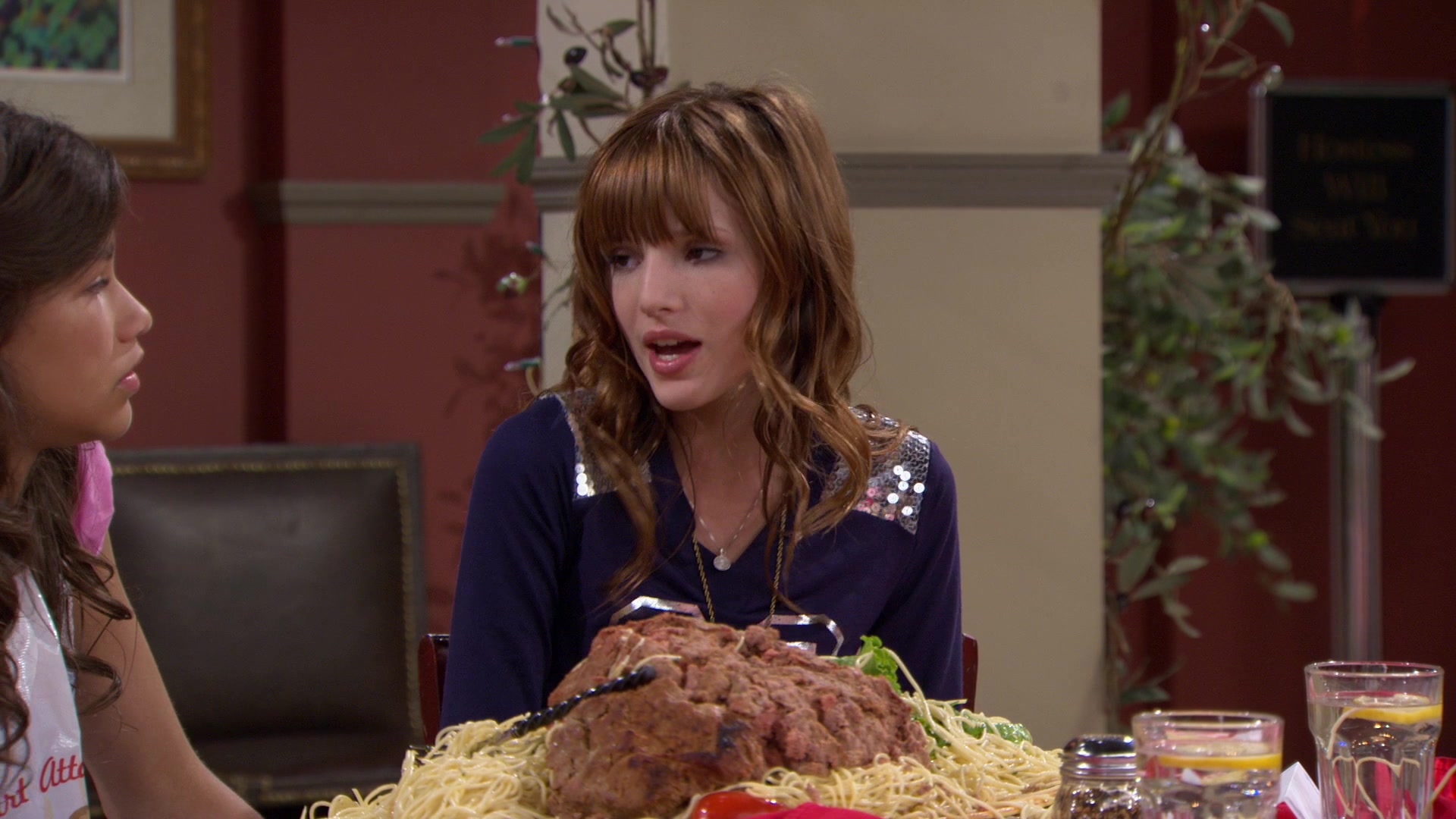 Shake_It_Up_S01E02_1080p_BTD_002700.jpg Shake_It_Up_S01E02_1080p_BTD_002700.jpg