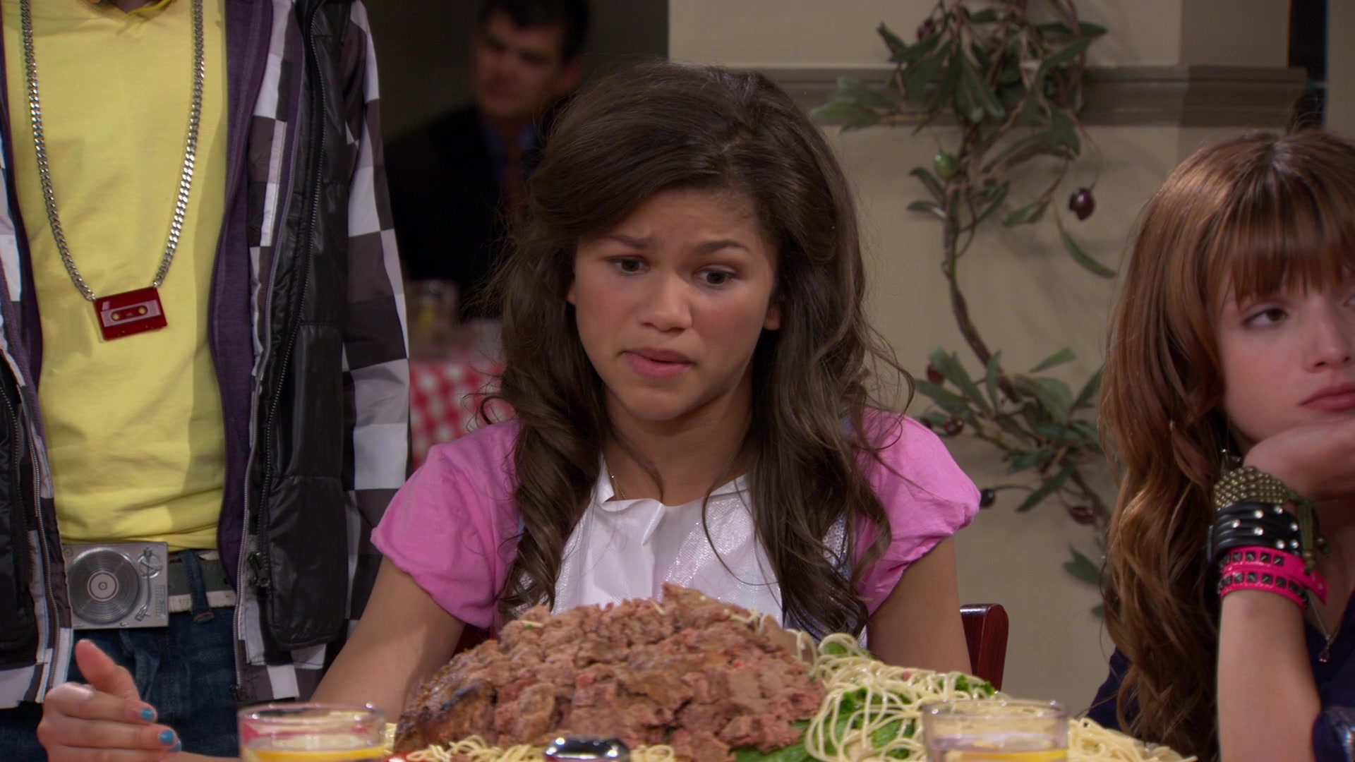 Shake_It_Up_S01E02_1080p_BTD_002787.jpg Shake_It_Up_S01E02_1080p_BTD_002787.jpg