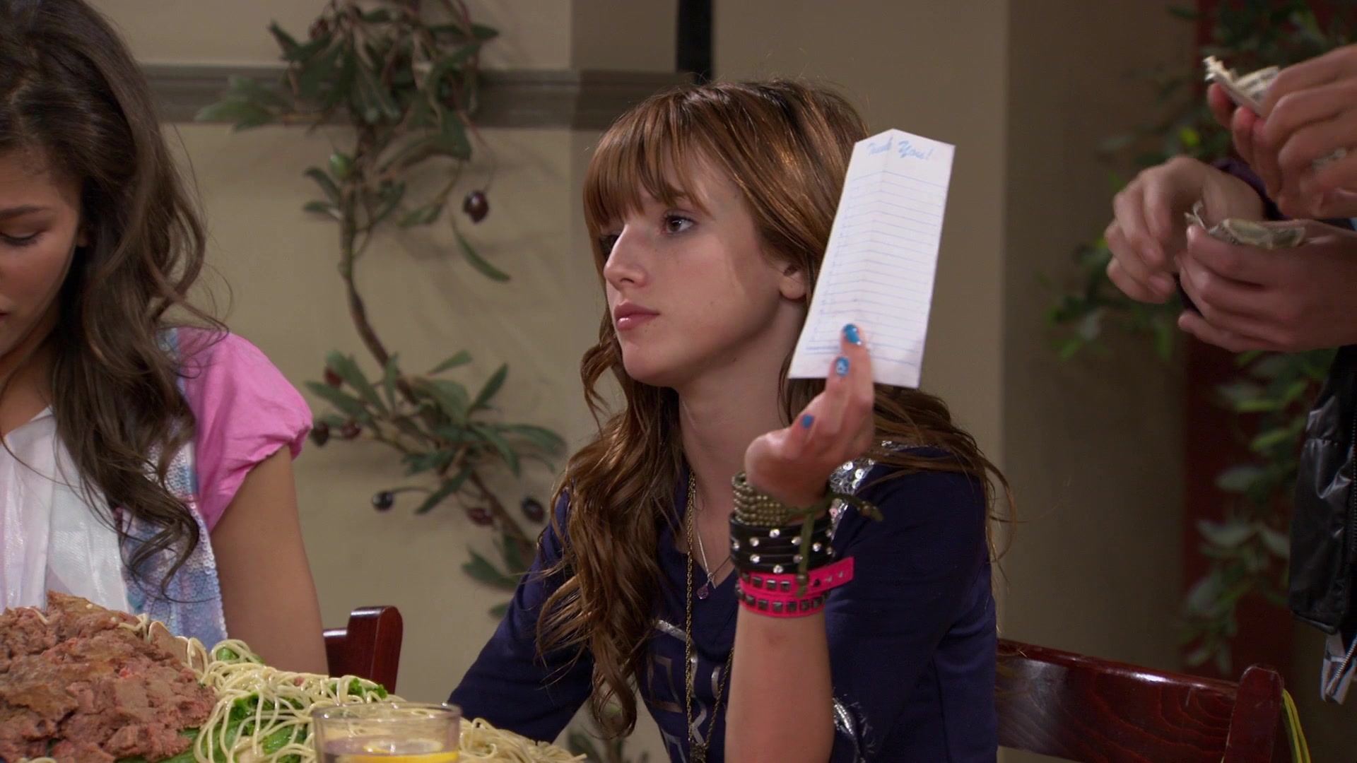 Shake_It_Up_S01E02_1080p_BTD_002801.jpg Shake_It_Up_S01E02_1080p_BTD_002801.jpg