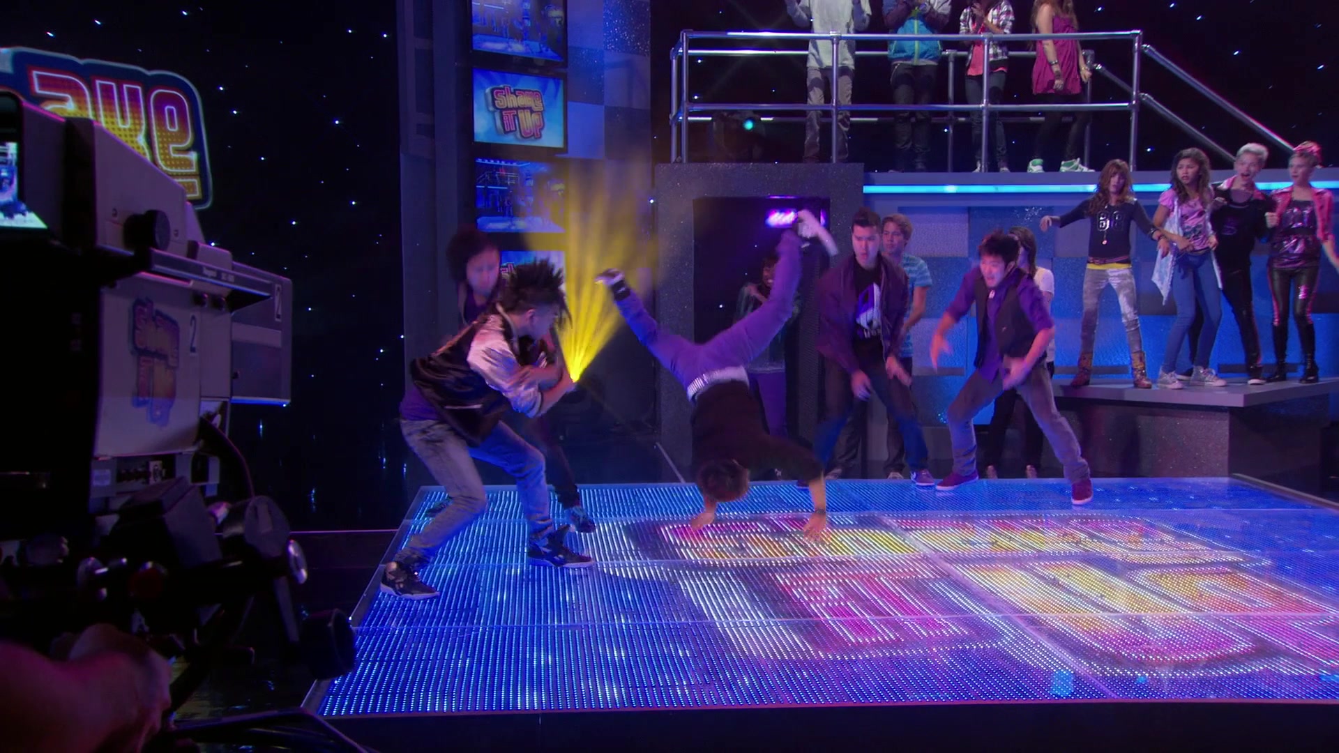 Shake_It_Up_S01E02_1080p_BTD_002907.jpg Shake_It_Up_S01E02_1080p_BTD_002907.jpg