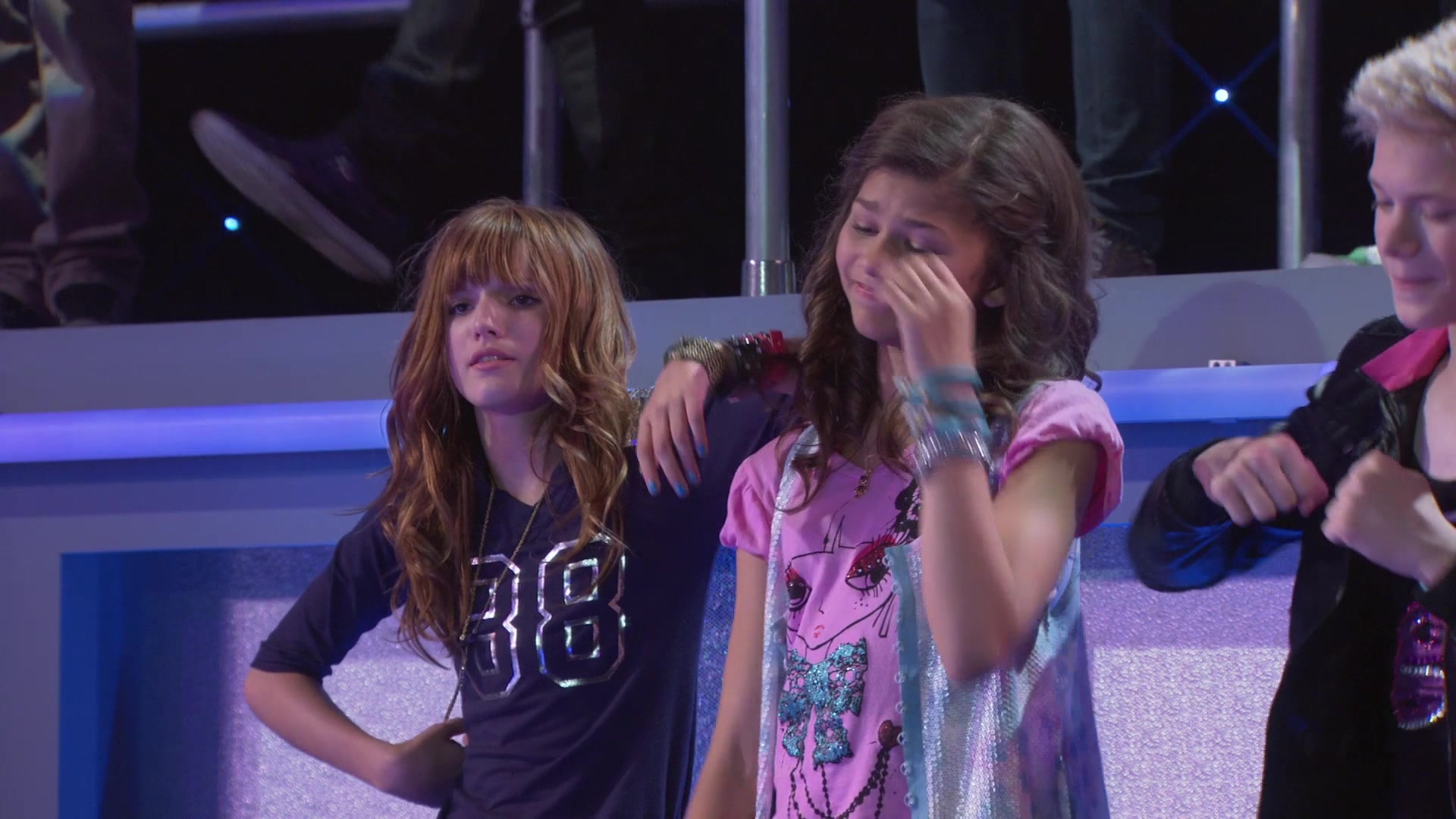 Shake_It_Up_S01E02_1080p_BTD_002938.jpg Shake_It_Up_S01E02_1080p_BTD_002938.jpg