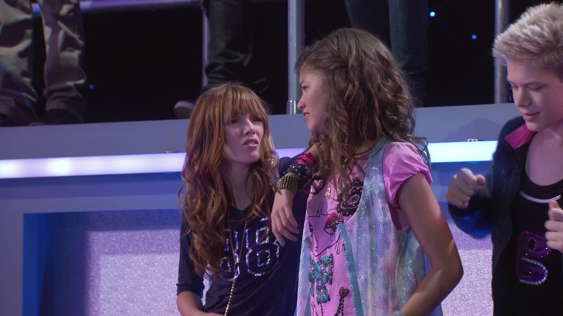 Shake_It_Up_S01E02_1080p_BTD_002944.jpg Shake_It_Up_S01E02_1080p_BTD_002944.jpg