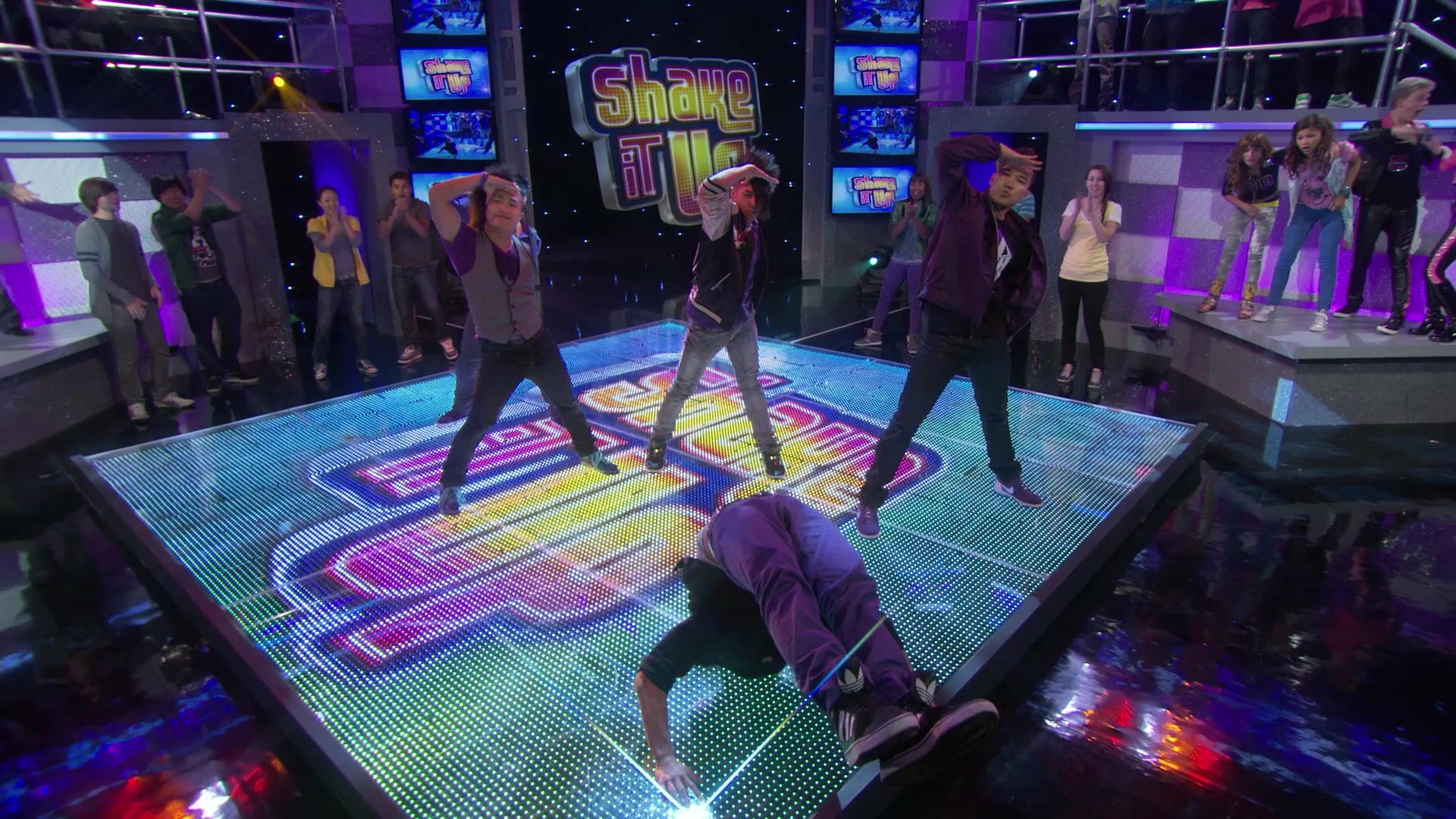 Shake_It_Up_S01E02_1080p_BTD_003003.jpg Shake_It_Up_S01E02_1080p_BTD_003003.jpg