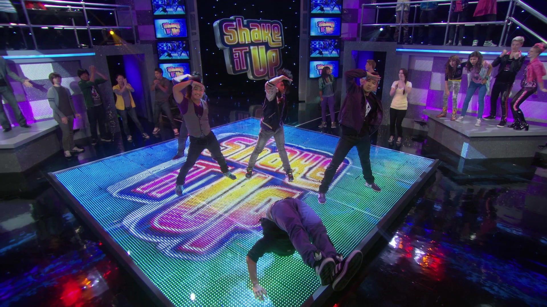 Shake_It_Up_S01E02_1080p_BTD_003006.jpg Shake_It_Up_S01E02_1080p_BTD_003006.jpg