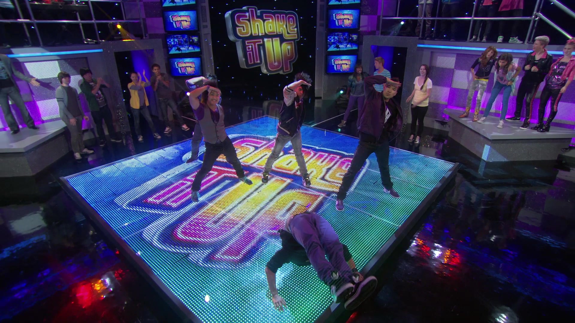 Shake_It_Up_S01E02_1080p_BTD_003008.jpg Shake_It_Up_S01E02_1080p_BTD_003008.jpg