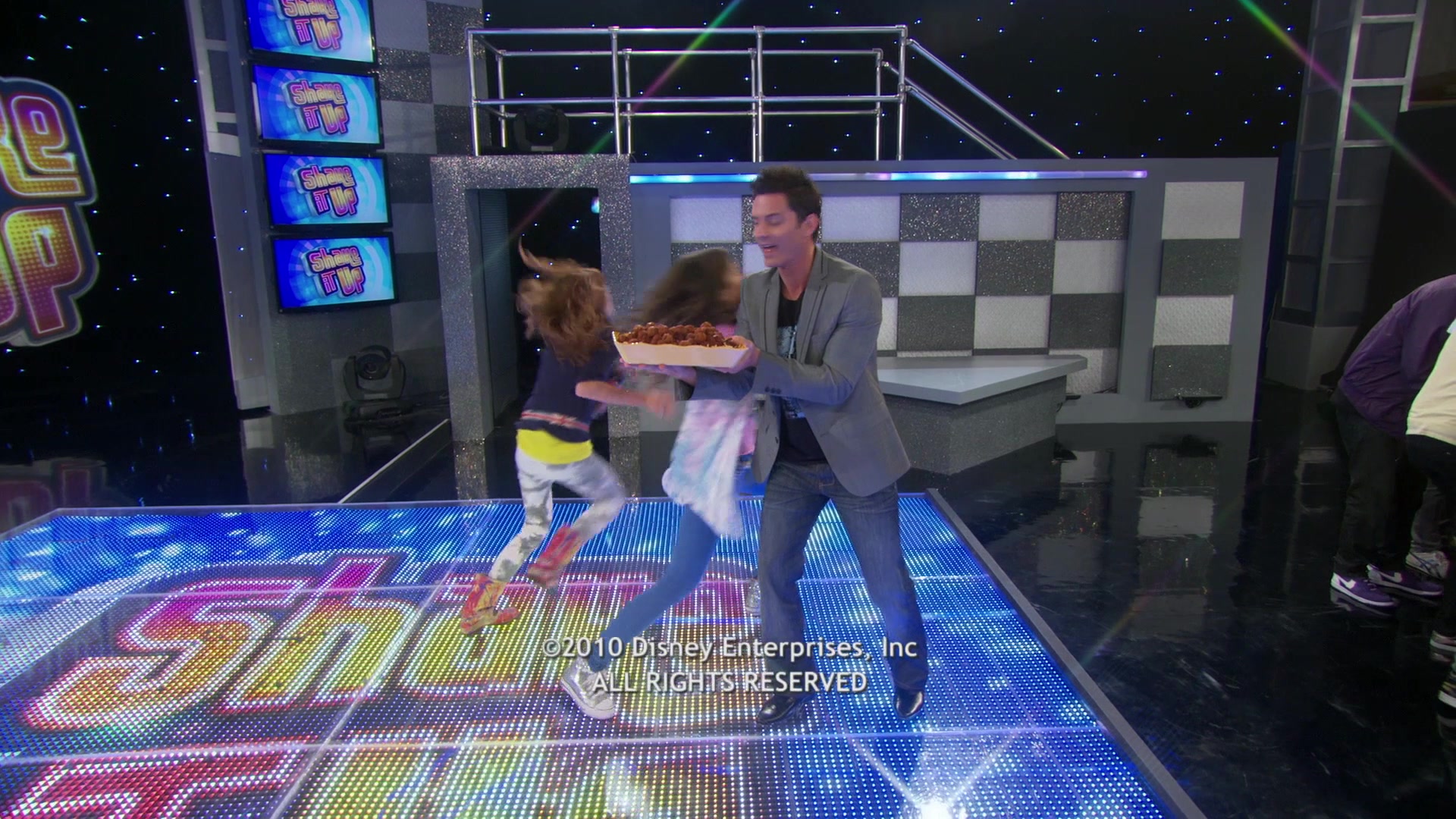 Shake_It_Up_S01E02_1080p_BTD_003118.jpg Shake_It_Up_S01E02_1080p_BTD_003118.jpg