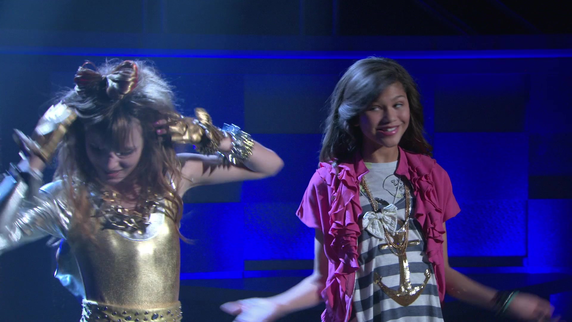 Shake_It_Up_S01E03_1080p_BTD_000120.jpg