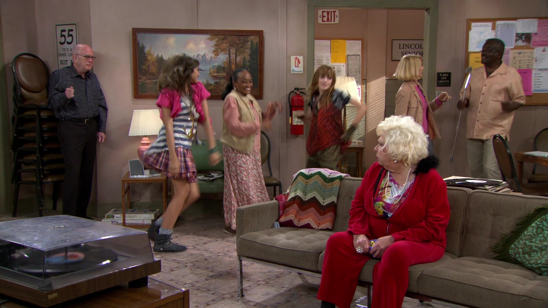 Shake_It_Up_S01E03_1080p_BTD_000580.jpg Shake_It_Up_S01E03_1080p_BTD_000580.jpg