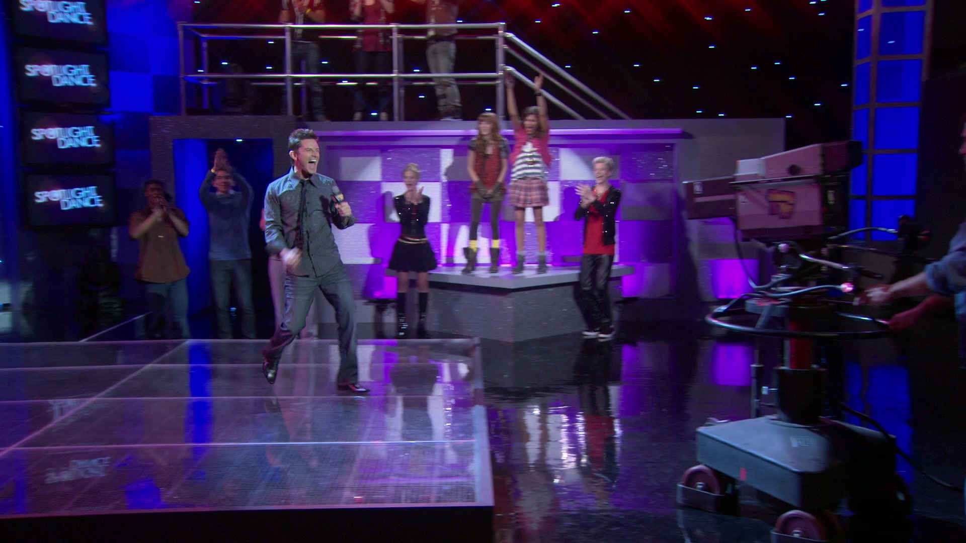 Shake_It_Up_S01E03_1080p_BTD_000791.jpg