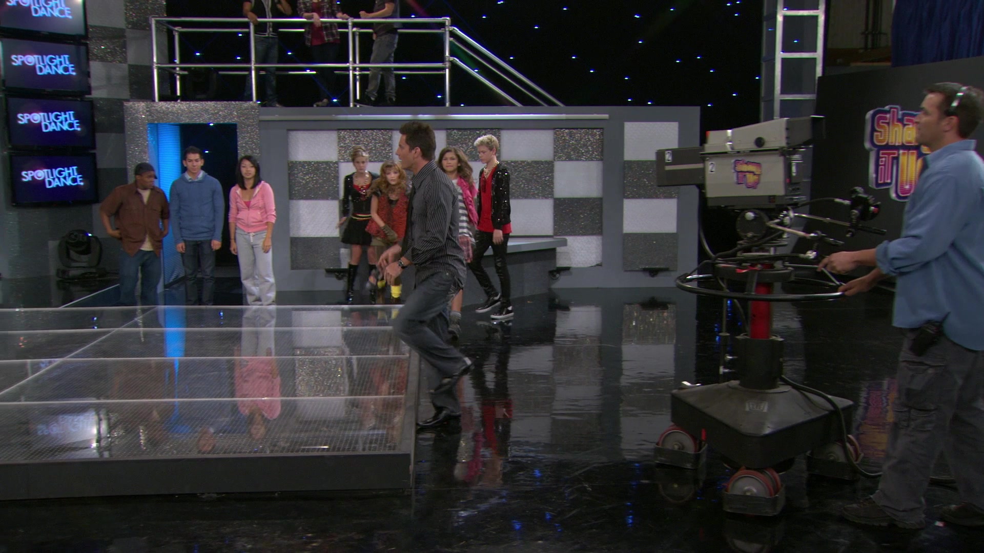 Shake_It_Up_S01E03_1080p_BTD_000834.jpg Shake_It_Up_S01E03_1080p_BTD_000834.jpg