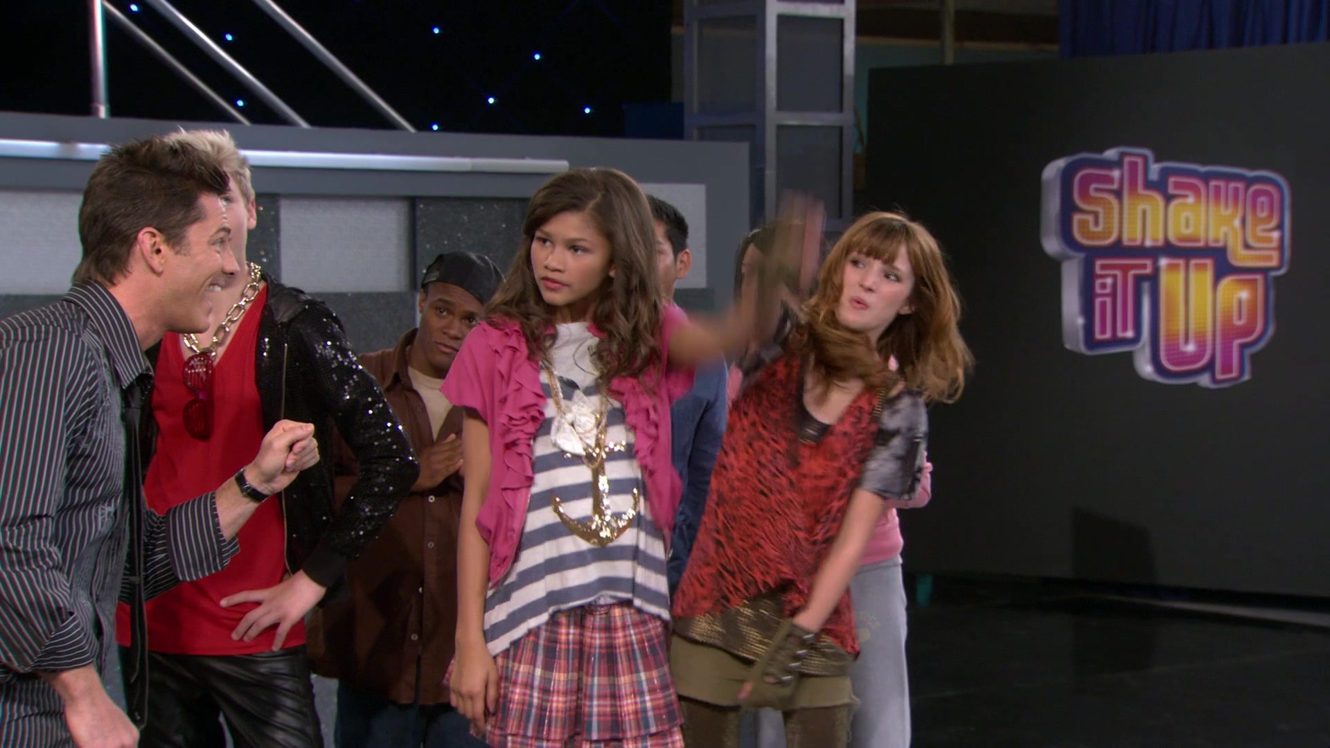 Shake_It_Up_S01E03_1080p_BTD_000899.jpg Shake_It_Up_S01E03_1080p_BTD_000899.jpg
