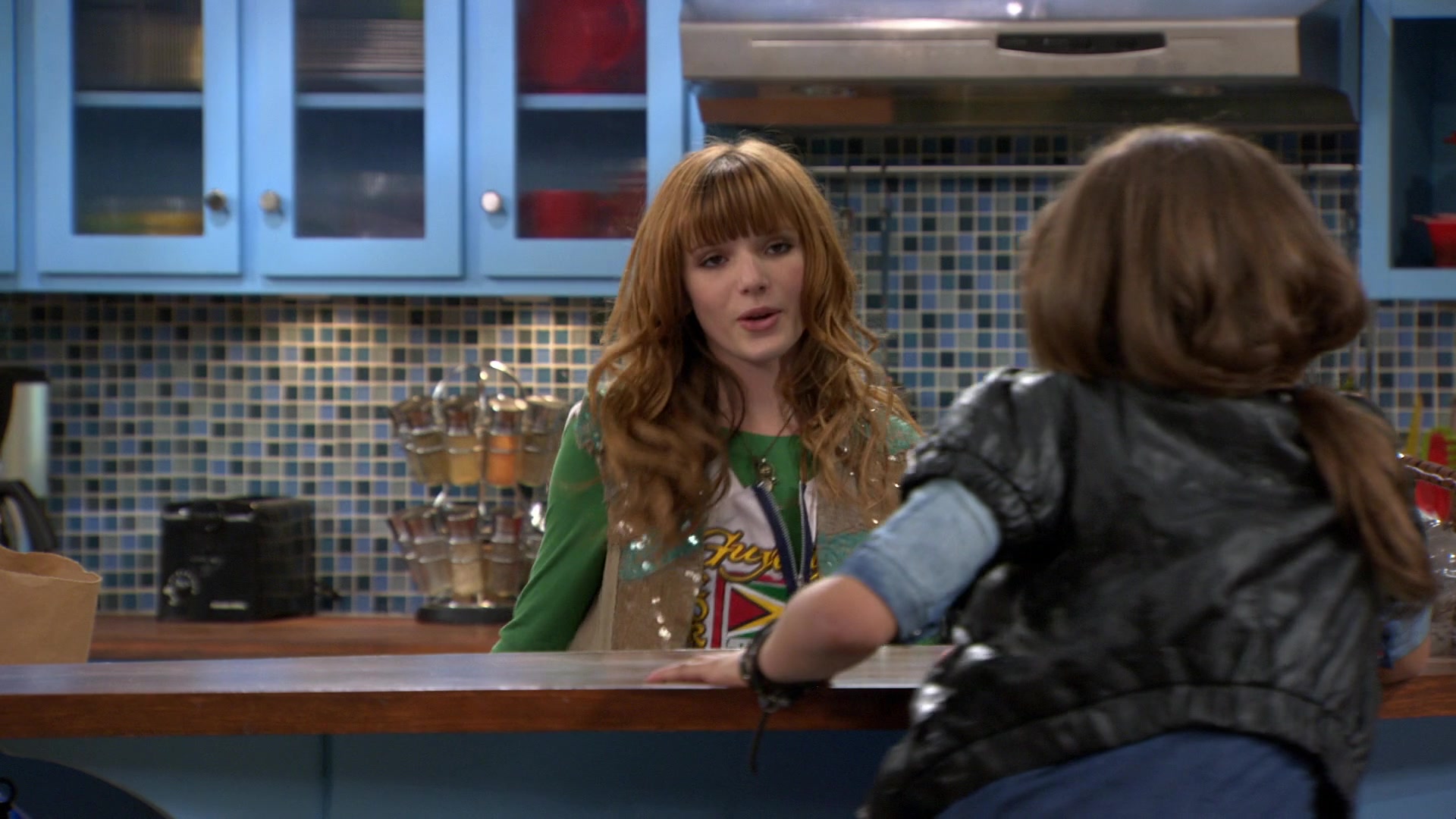 Shake_It_Up_S01E03_1080p_BTD_001293.jpg