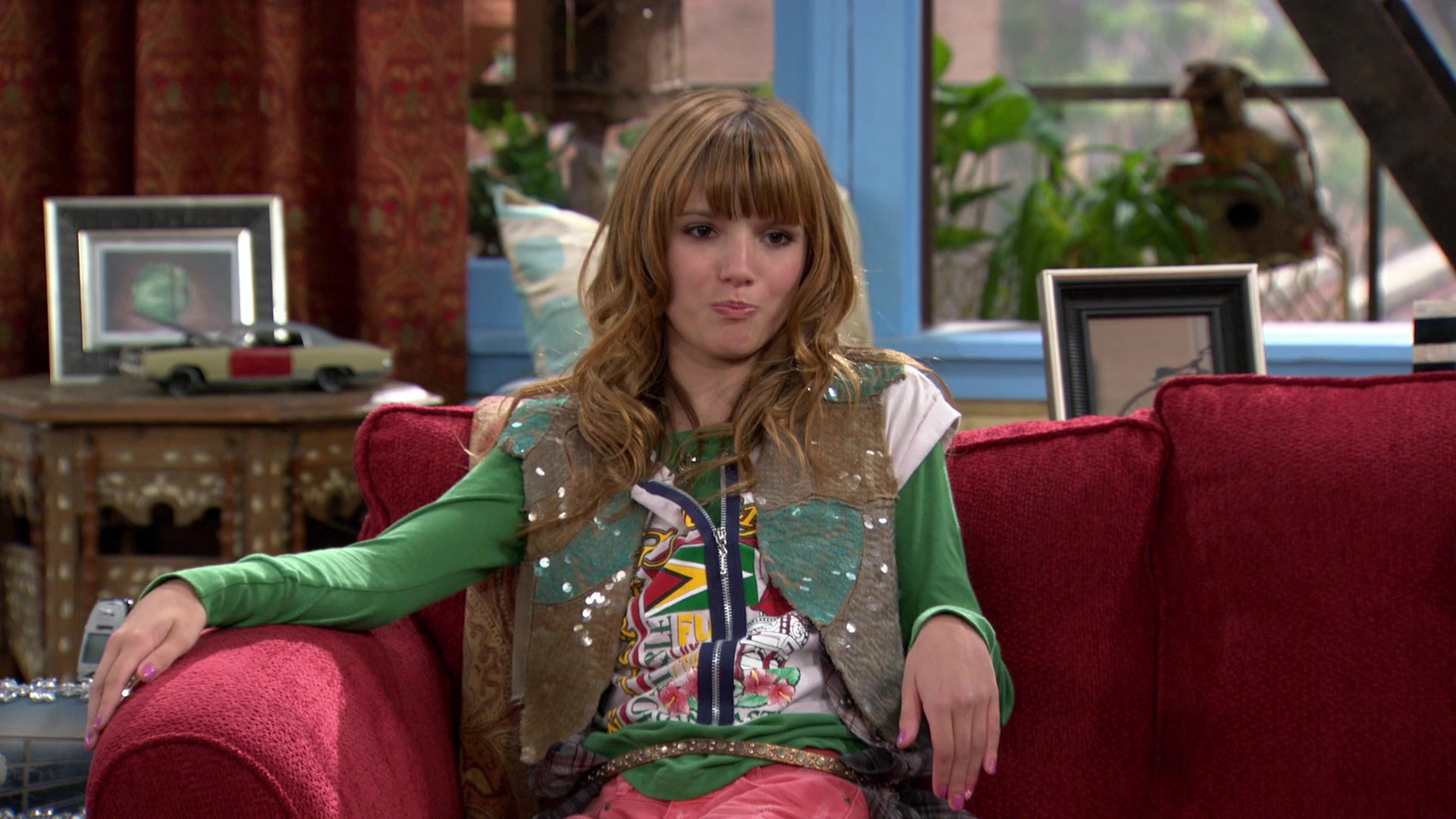 Shake_It_Up_S01E03_1080p_BTD_001372.jpg Shake_It_Up_S01E03_1080p_BTD_001372.jpg