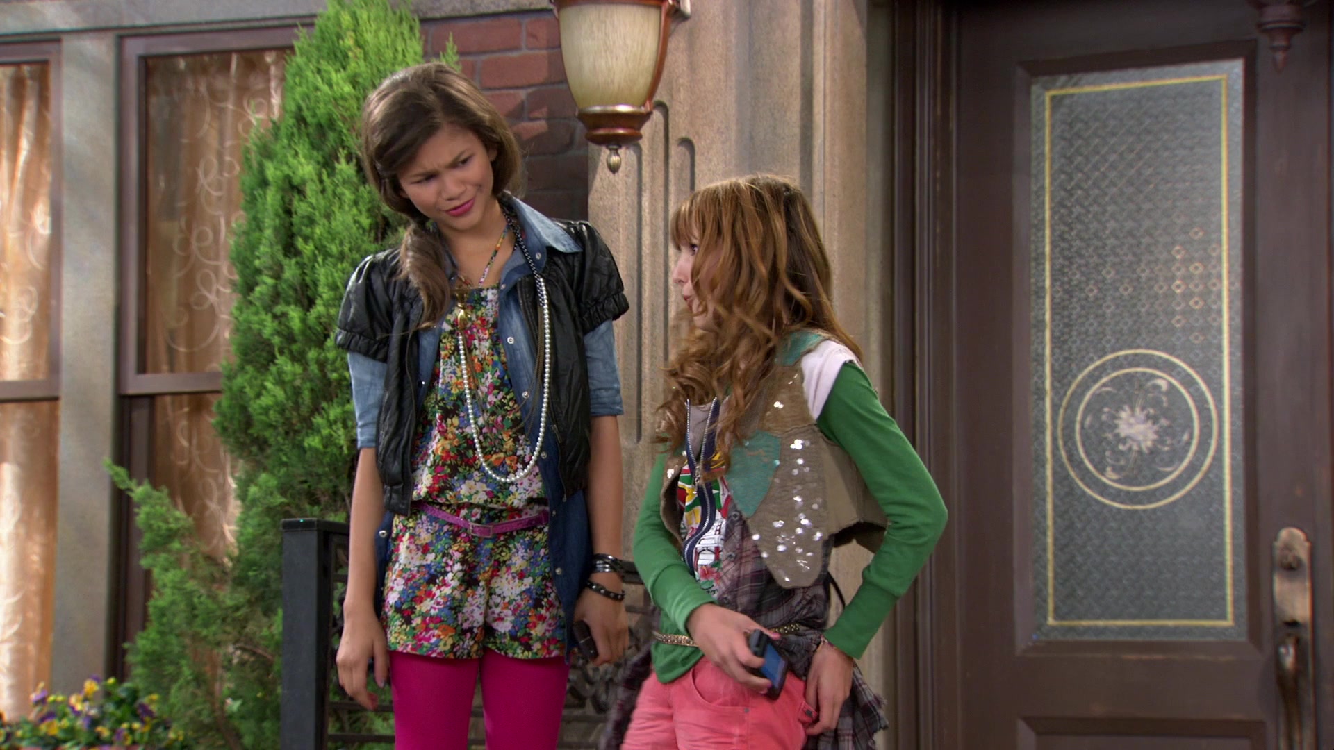 Shake_It_Up_S01E03_1080p_BTD_001513.jpg