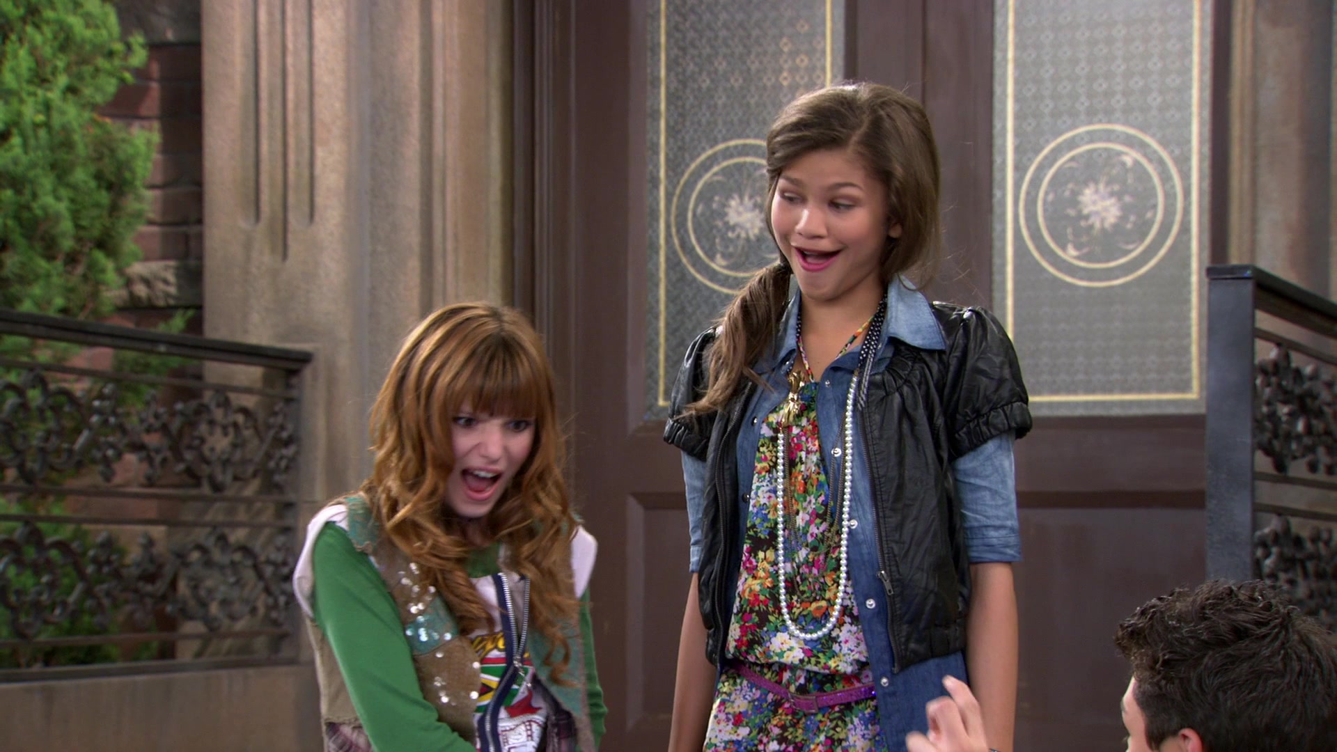 Shake_It_Up_S01E03_1080p_BTD_001524.jpg
