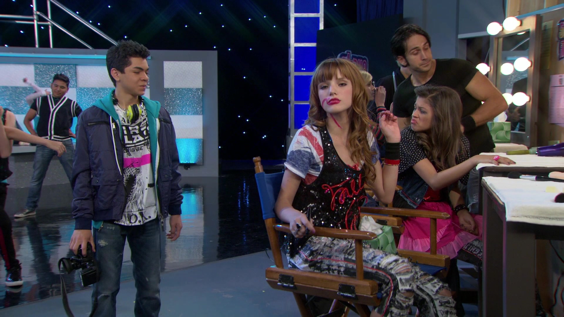 Shake_It_Up_S01E03_1080p_BTD_001849.jpg