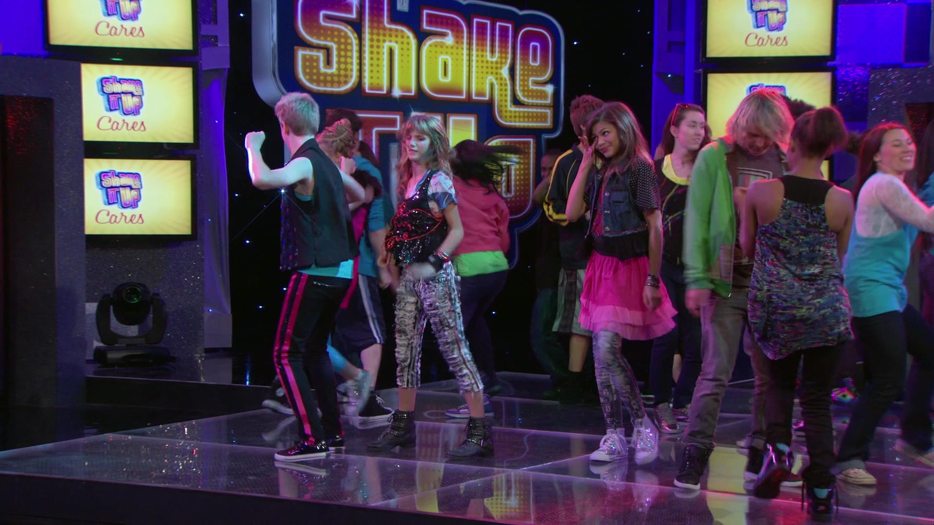 Shake_It_Up_S01E03_1080p_BTD_001998.jpg