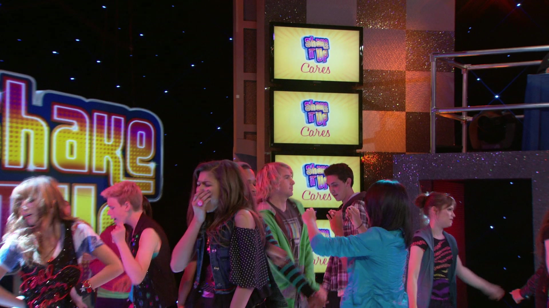 Shake_It_Up_S01E03_1080p_BTD_002174.jpg Shake_It_Up_S01E03_1080p_BTD_002174.jpg