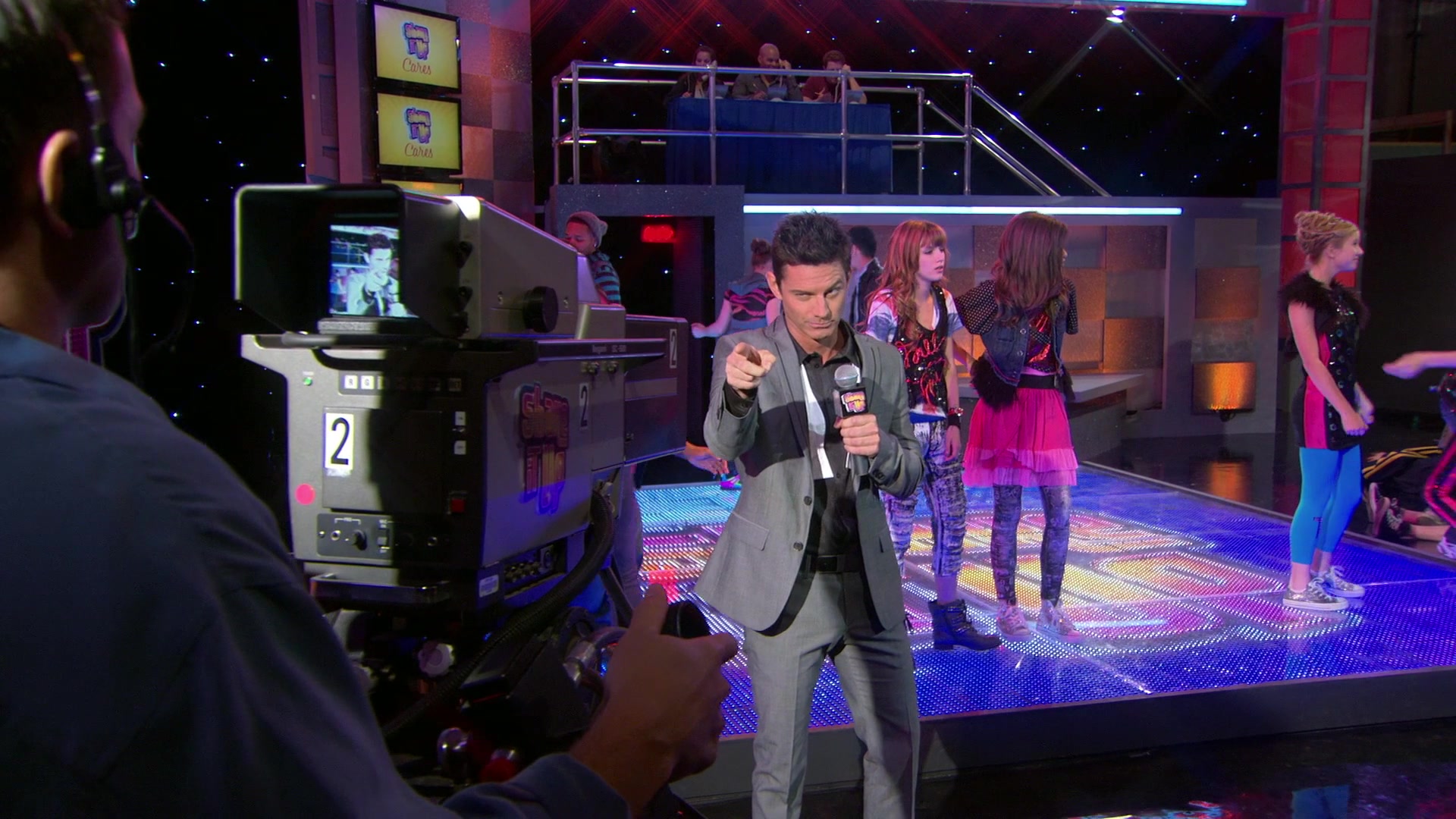 Shake_It_Up_S01E03_1080p_BTD_002398.jpg Shake_It_Up_S01E03_1080p_BTD_002398.jpg