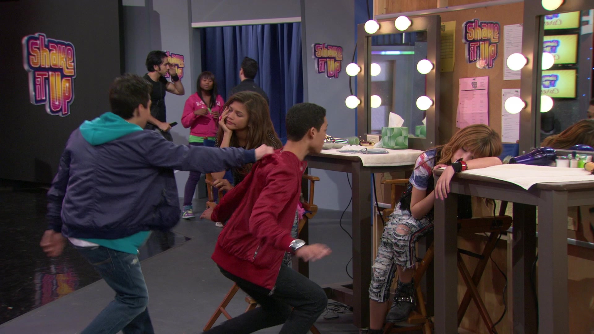 Shake_It_Up_S01E03_1080p_BTD_002519.jpg Shake_It_Up_S01E03_1080p_BTD_002519.jpg