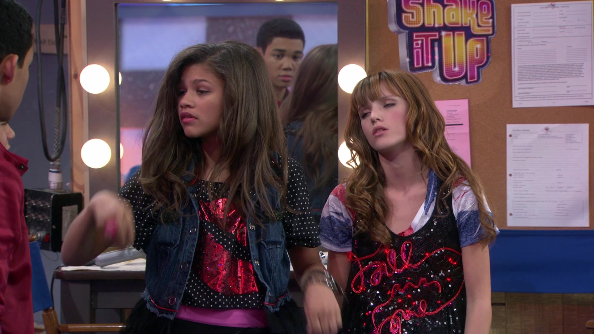 Shake_It_Up_S01E03_1080p_BTD_002555.jpg Shake_It_Up_S01E03_1080p_BTD_002555.jpg