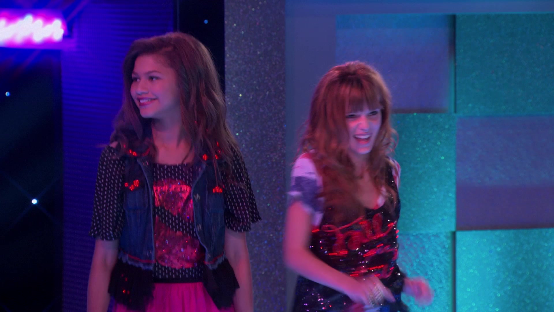 Shake_It_Up_S01E03_1080p_BTD_002640.jpg