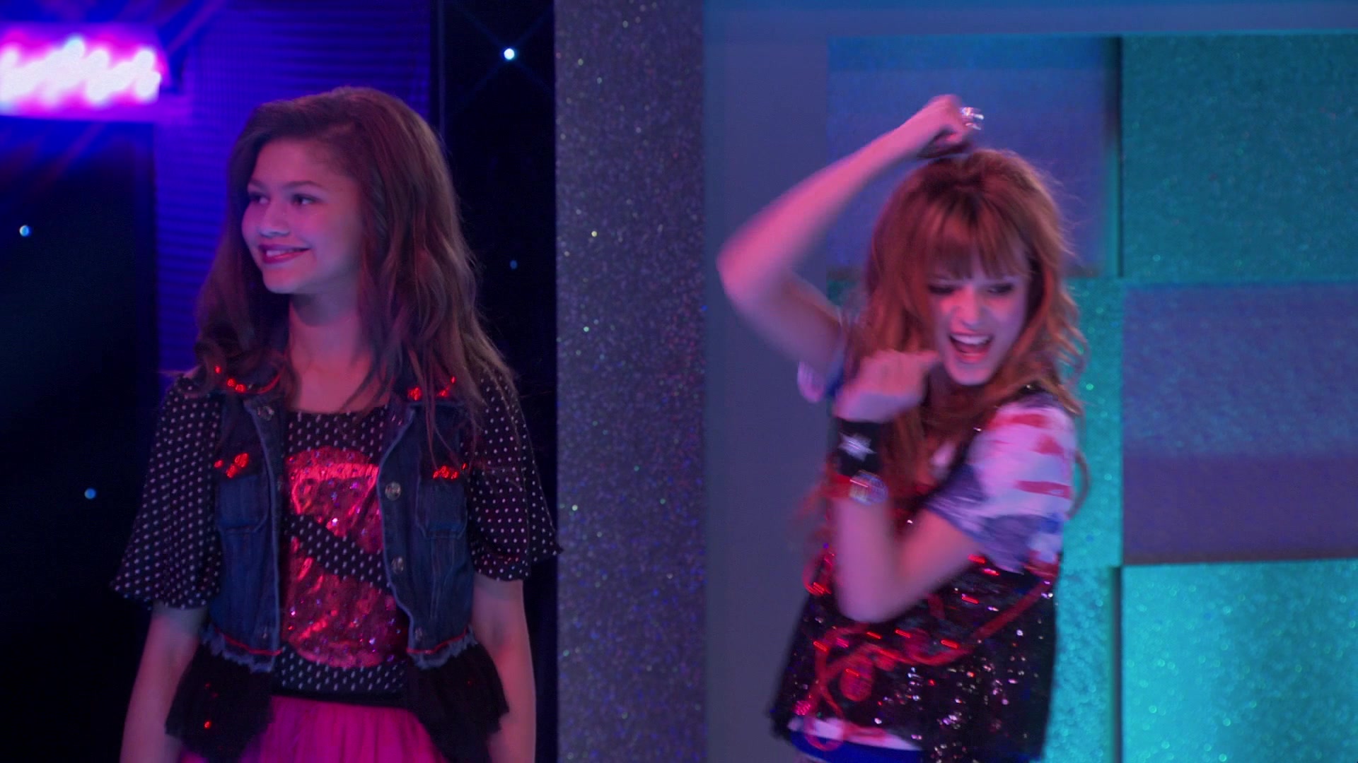 Shake_It_Up_S01E03_1080p_BTD_002642.jpg Shake_It_Up_S01E03_1080p_BTD_002642.jpg