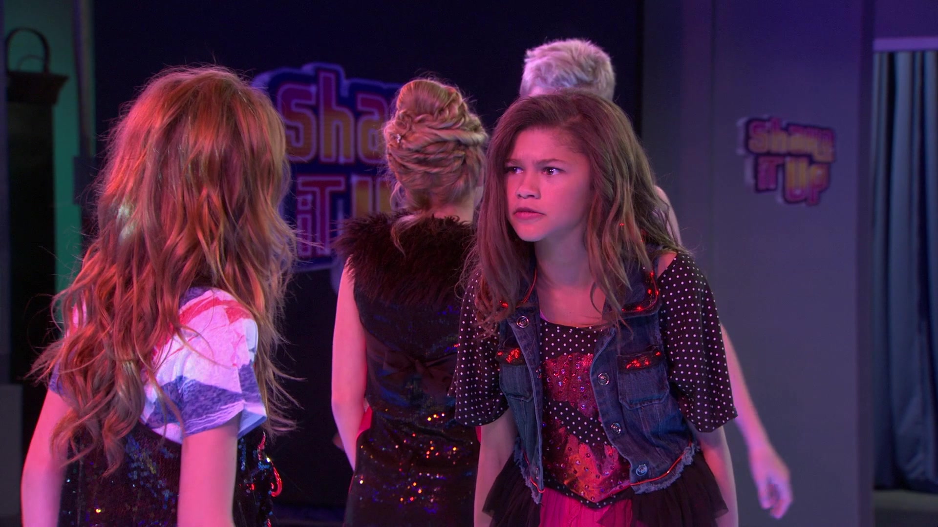 Shake_It_Up_S01E03_1080p_BTD_002708.jpg Shake_It_Up_S01E03_1080p_BTD_002708.jpg