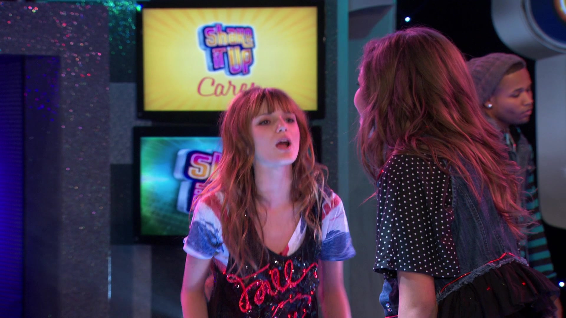 Shake_It_Up_S01E03_1080p_BTD_002717.jpg