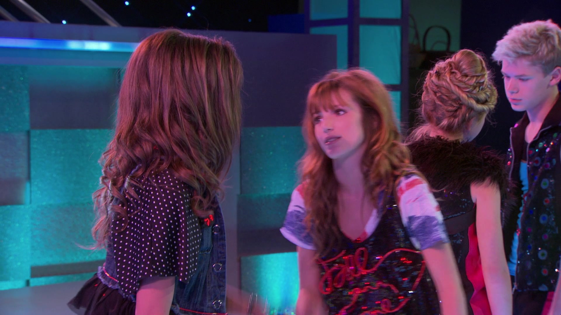 Shake_It_Up_S01E03_1080p_BTD_002772.jpg Shake_It_Up_S01E03_1080p_BTD_002772.jpg