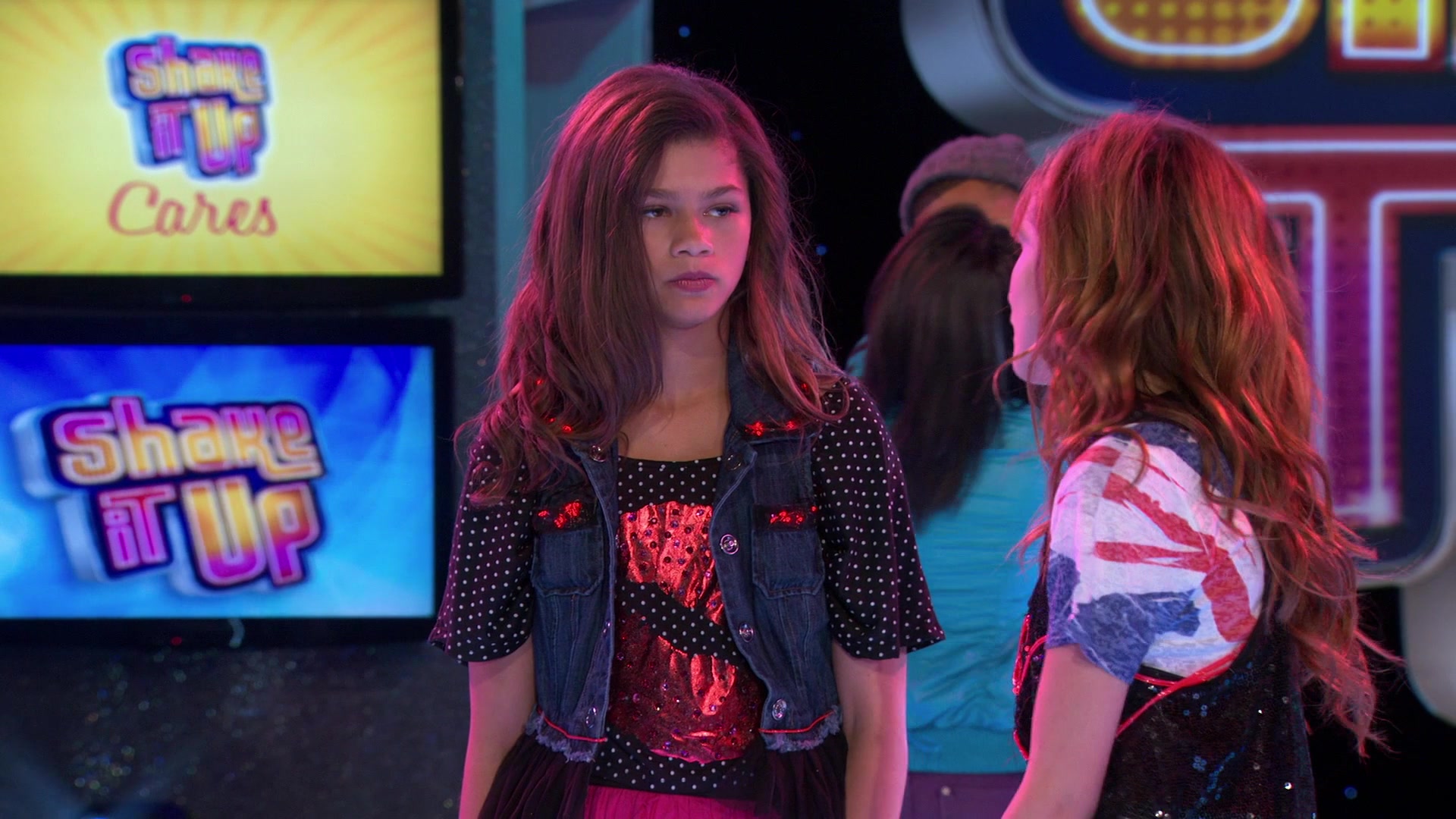 Shake_It_Up_S01E03_1080p_BTD_002775.jpg Shake_It_Up_S01E03_1080p_BTD_002775.jpg