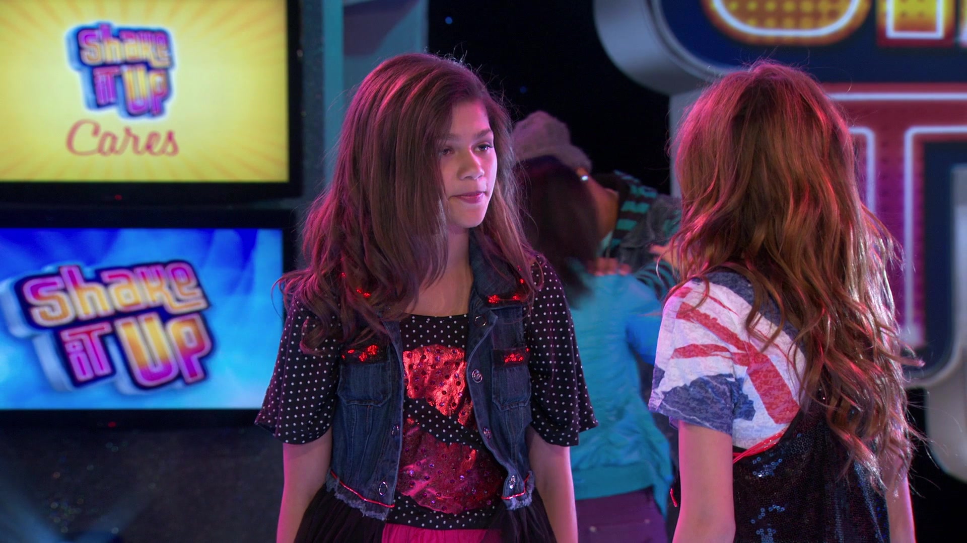 Shake_It_Up_S01E03_1080p_BTD_002777.jpg Shake_It_Up_S01E03_1080p_BTD_002777.jpg