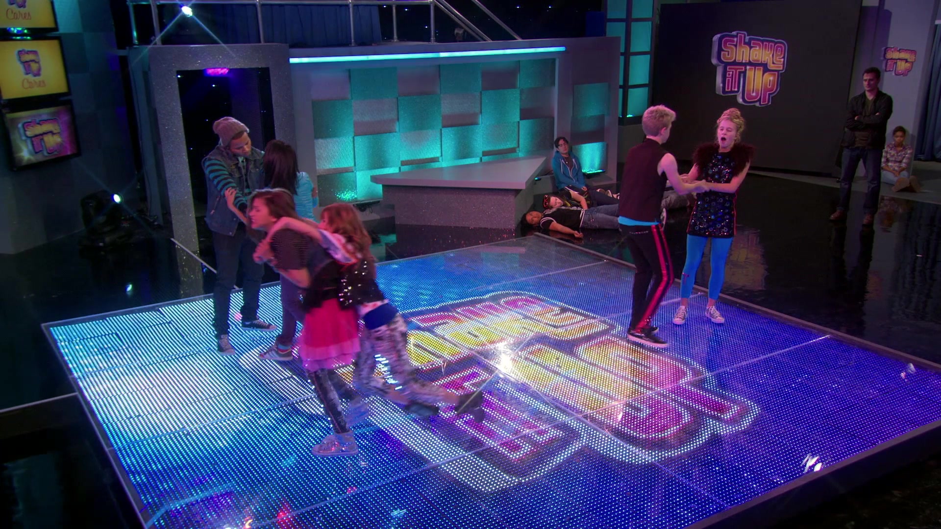 Shake_It_Up_S01E03_1080p_BTD_002788.jpg Shake_It_Up_S01E03_1080p_BTD_002788.jpg