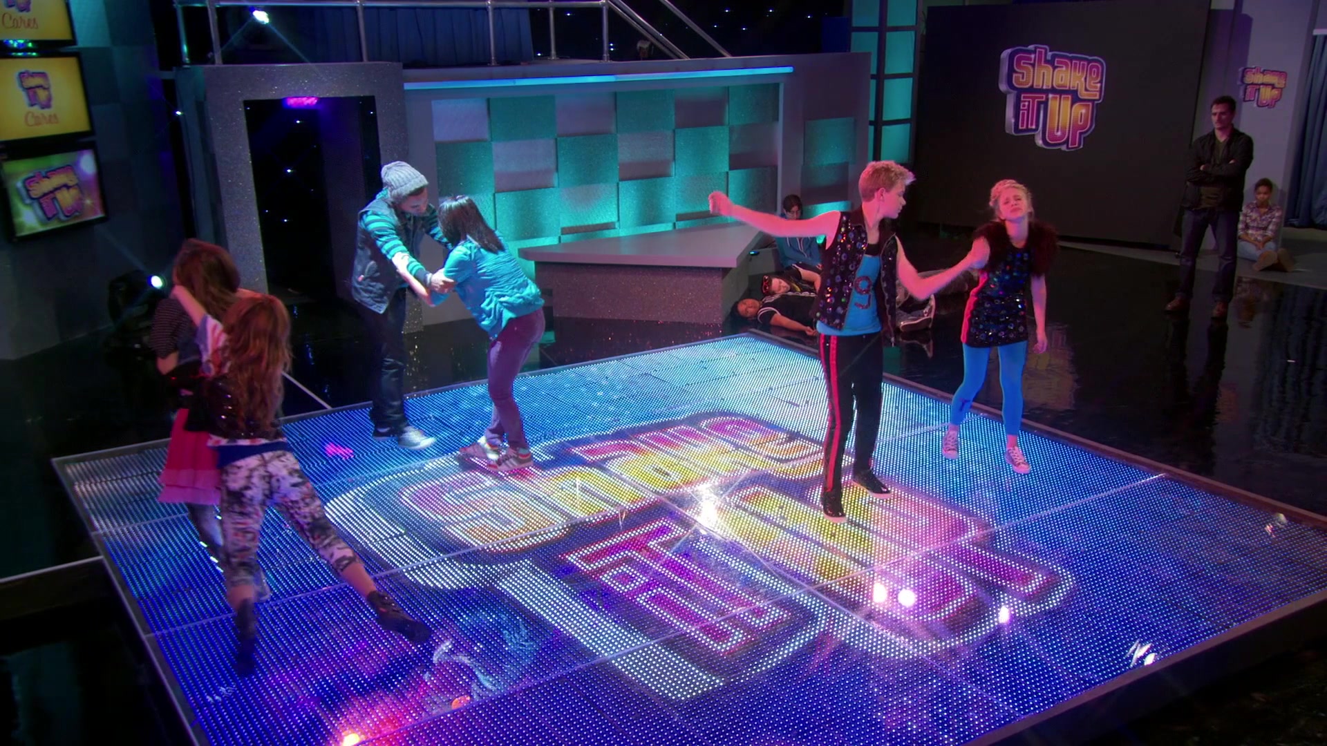 Shake_It_Up_S01E03_1080p_BTD_002791.jpg