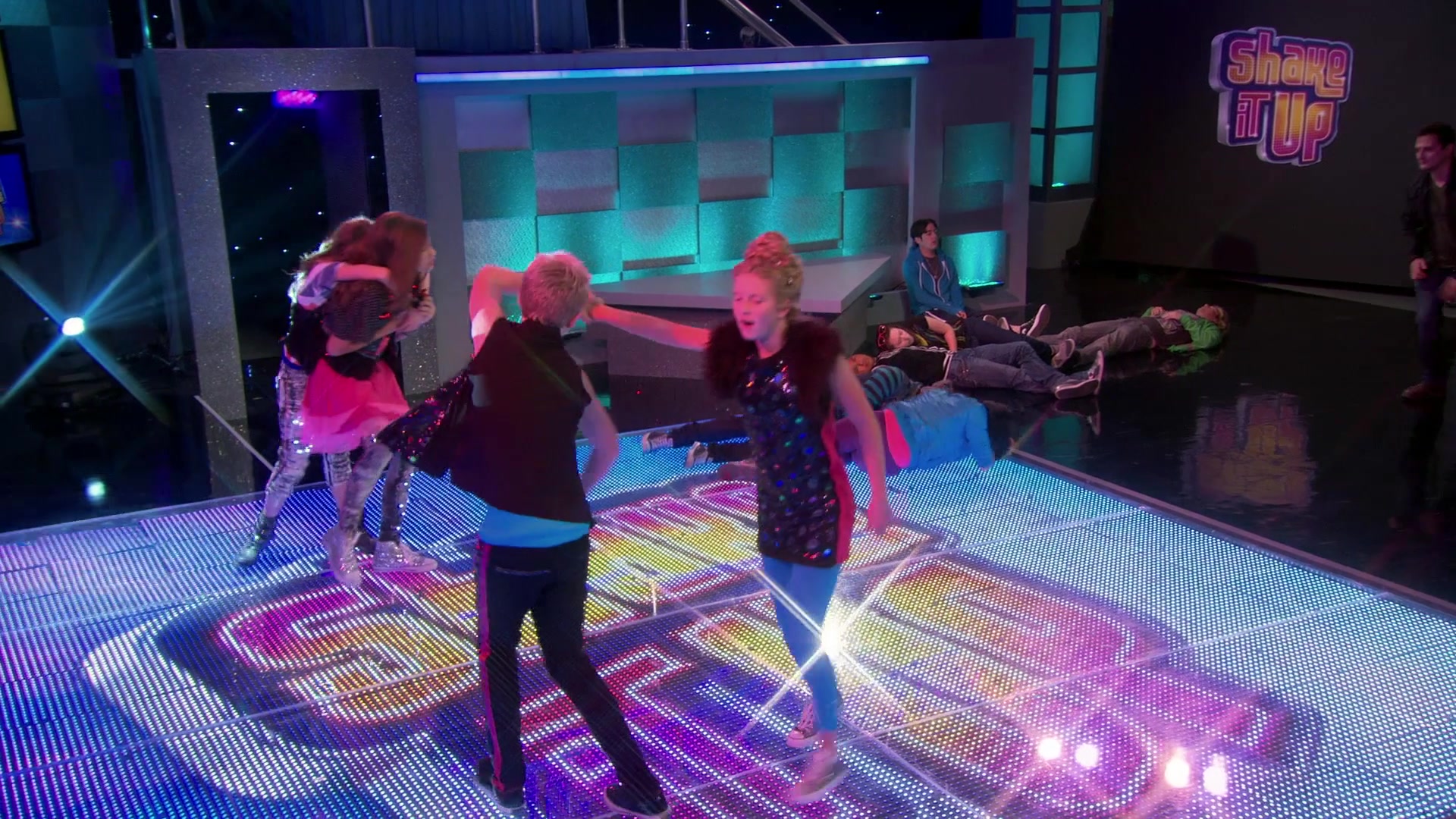 Shake_It_Up_S01E03_1080p_BTD_002829.jpg Shake_It_Up_S01E03_1080p_BTD_002829.jpg