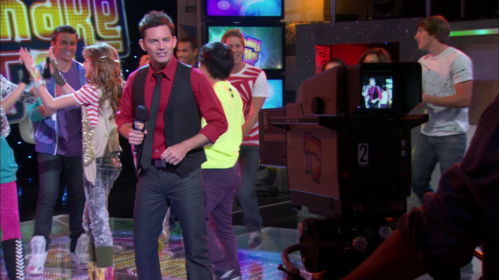 Shake_It_Up_S01E04_1080p_BTD_000100.jpg