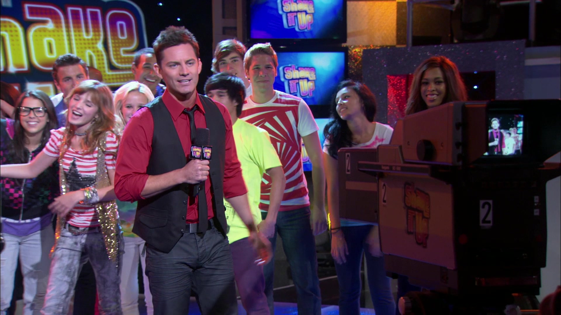 Shake_It_Up_S01E04_1080p_BTD_000117.jpg Shake_It_Up_S01E04_1080p_BTD_000117.jpg