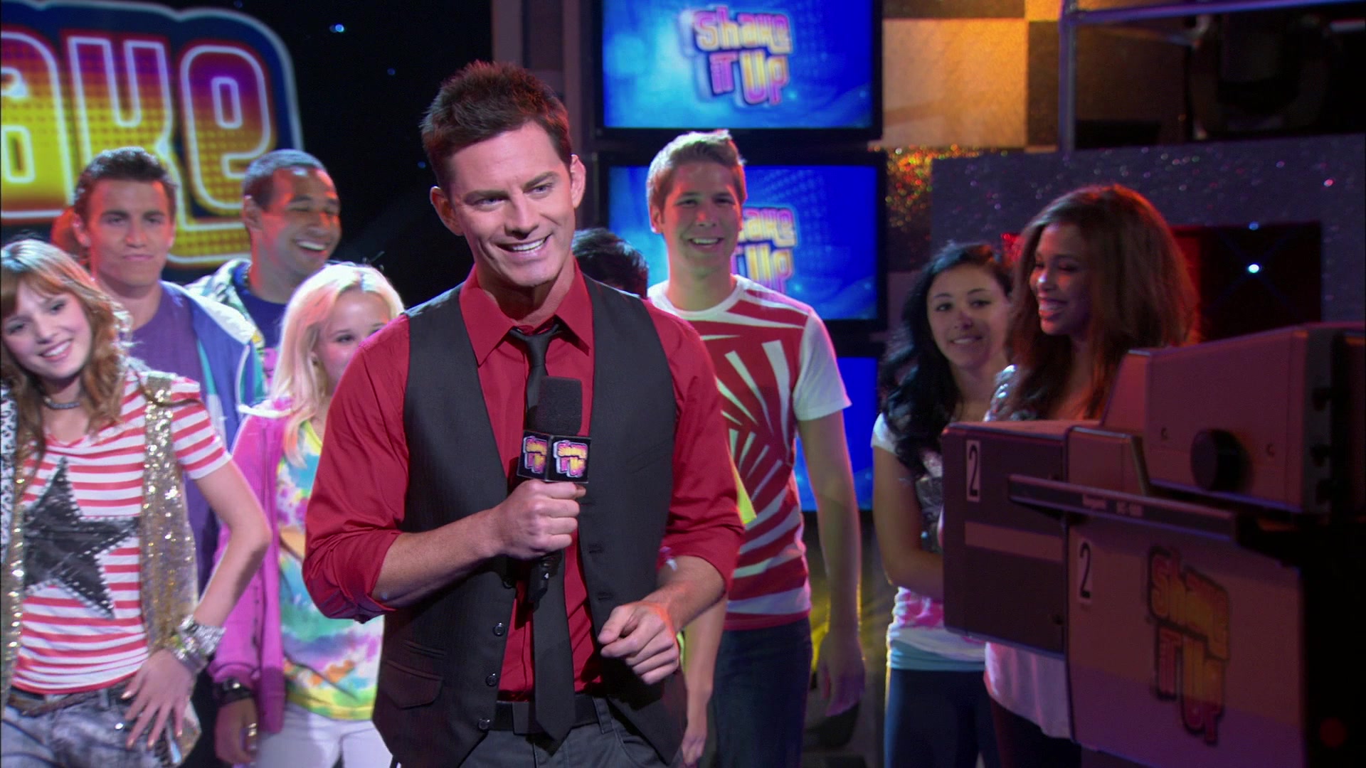 Shake_It_Up_S01E04_1080p_BTD_000124.jpg Shake_It_Up_S01E04_1080p_BTD_000124.jpg