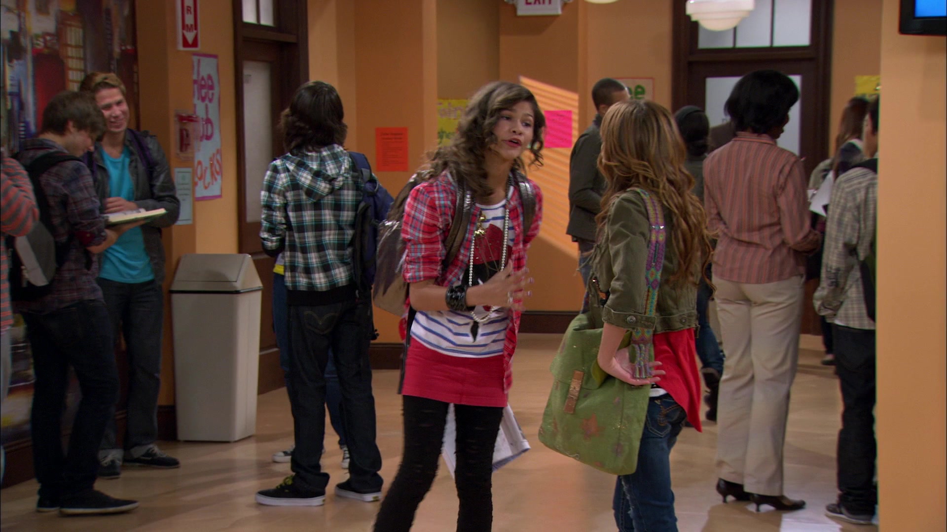 Shake_It_Up_S01E04_1080p_BTD_000564.jpg Shake_It_Up_S01E04_1080p_BTD_000564.jpg
