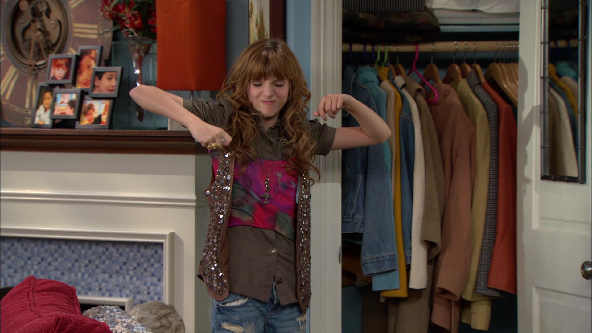Shake_It_Up_S01E04_1080p_BTD_000956.jpg Shake_It_Up_S01E04_1080p_BTD_000956.jpg
