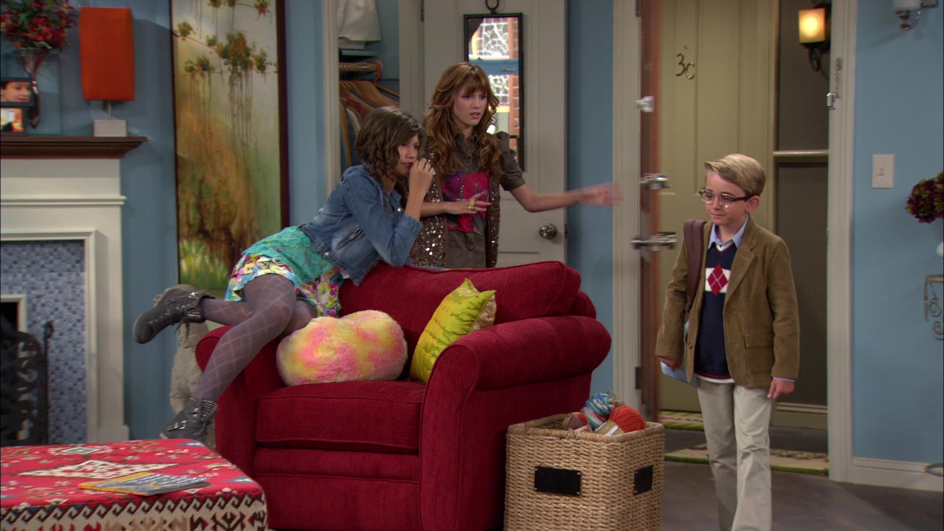 Shake_It_Up_S01E04_1080p_BTD_001066.jpg