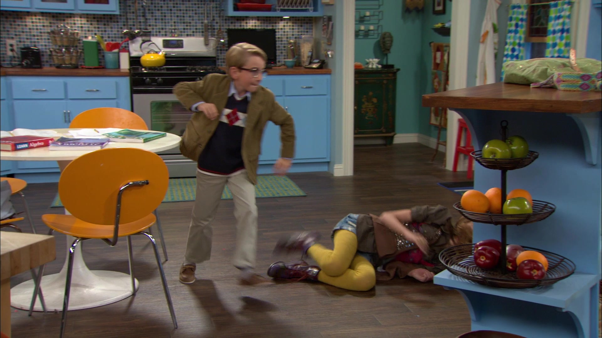 Shake_It_Up_S01E04_1080p_BTD_001228.jpg