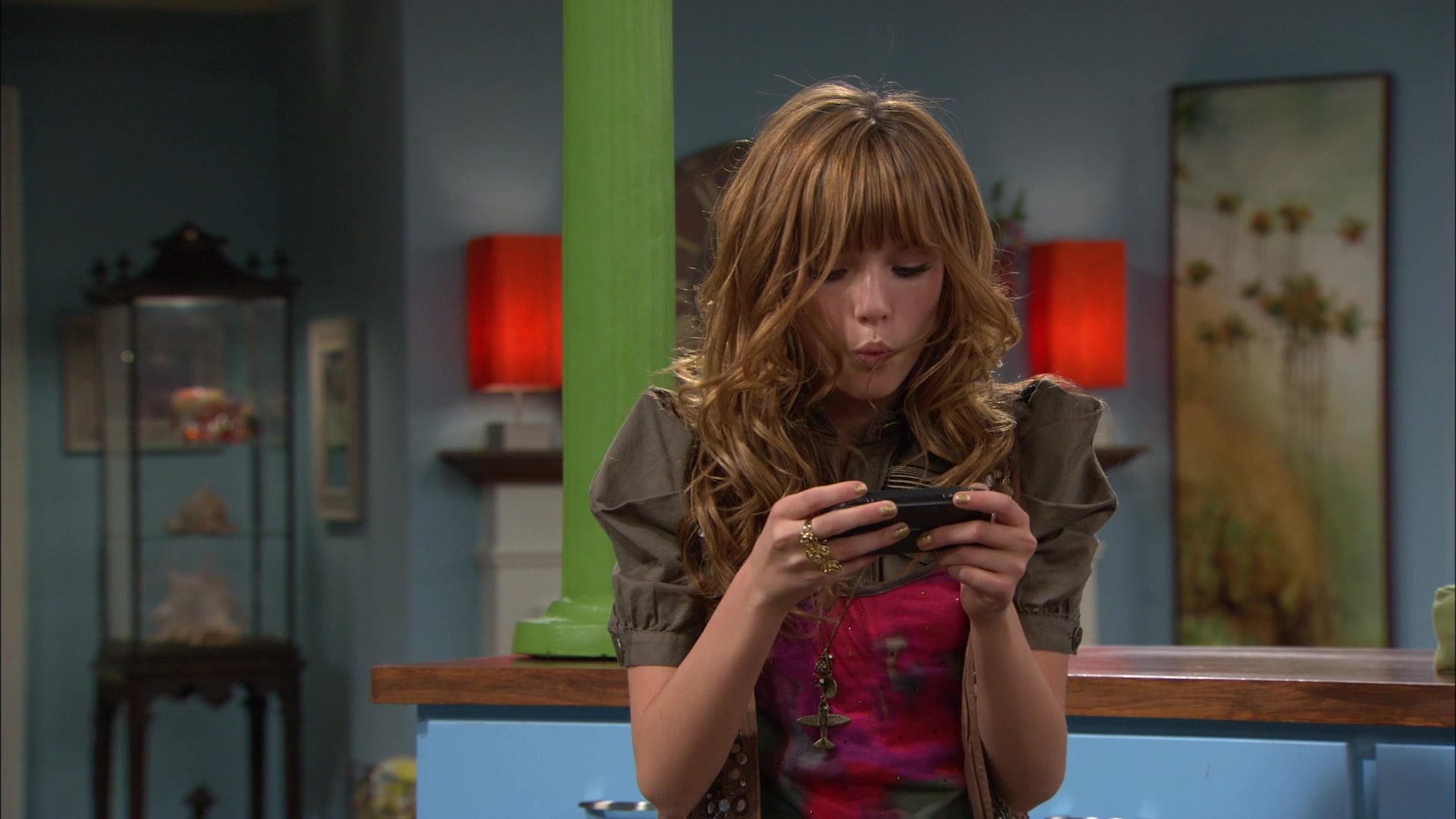 Shake_It_Up_S01E04_1080p_BTD_001250.jpg