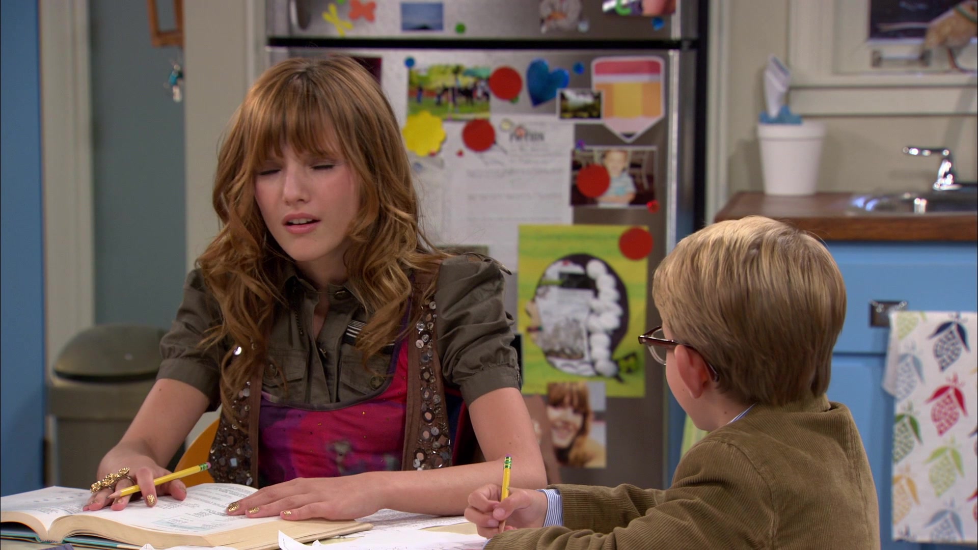 Shake_It_Up_S01E04_1080p_BTD_001563.jpg