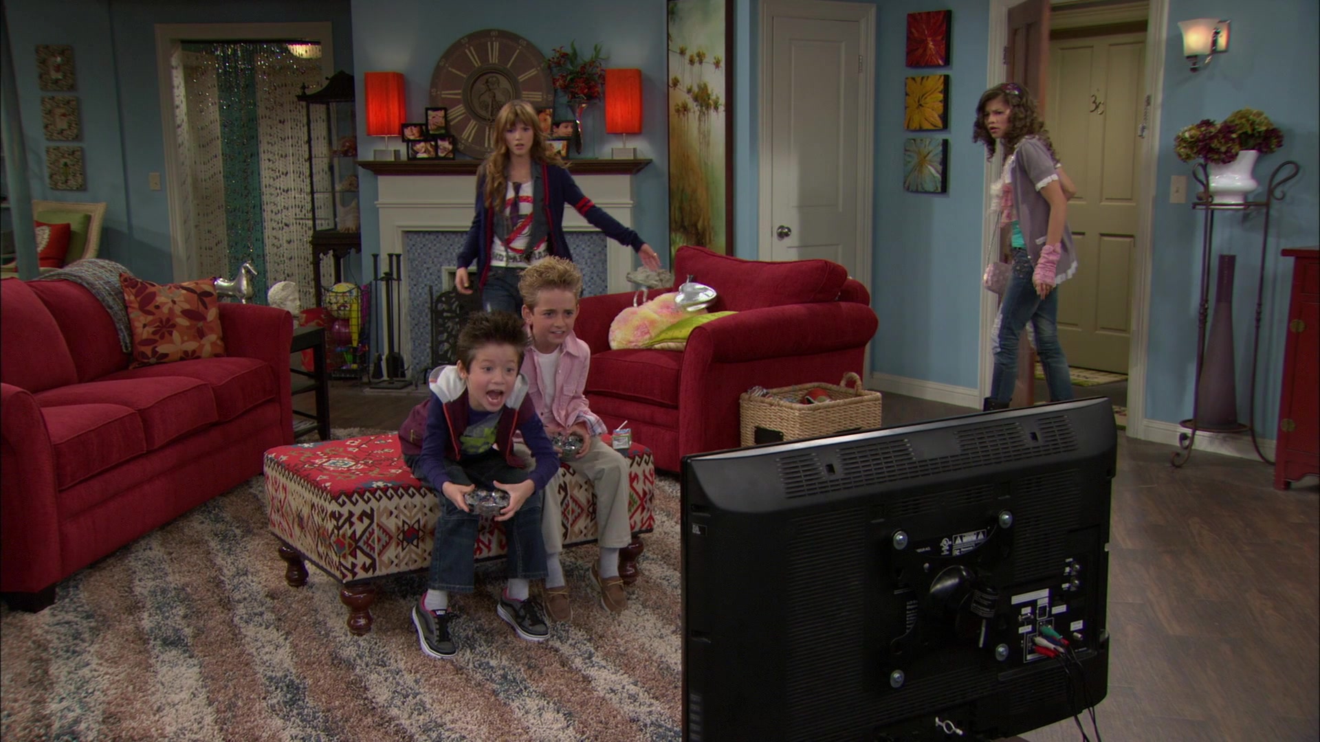 Shake_It_Up_S01E04_1080p_BTD_002329.jpg